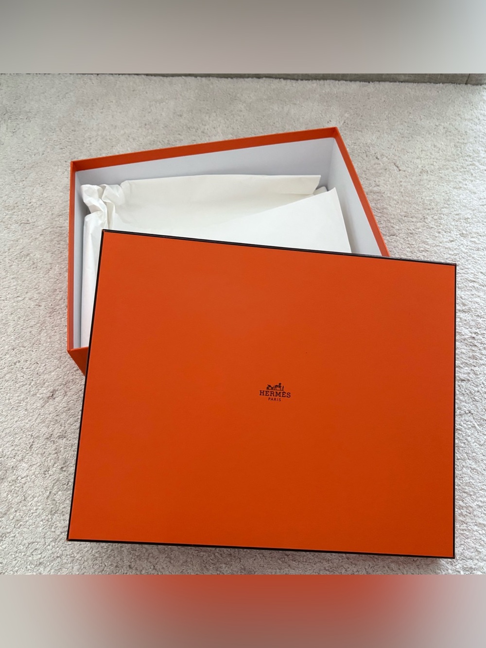 Hermès Iconic Orange Medium Gift Box